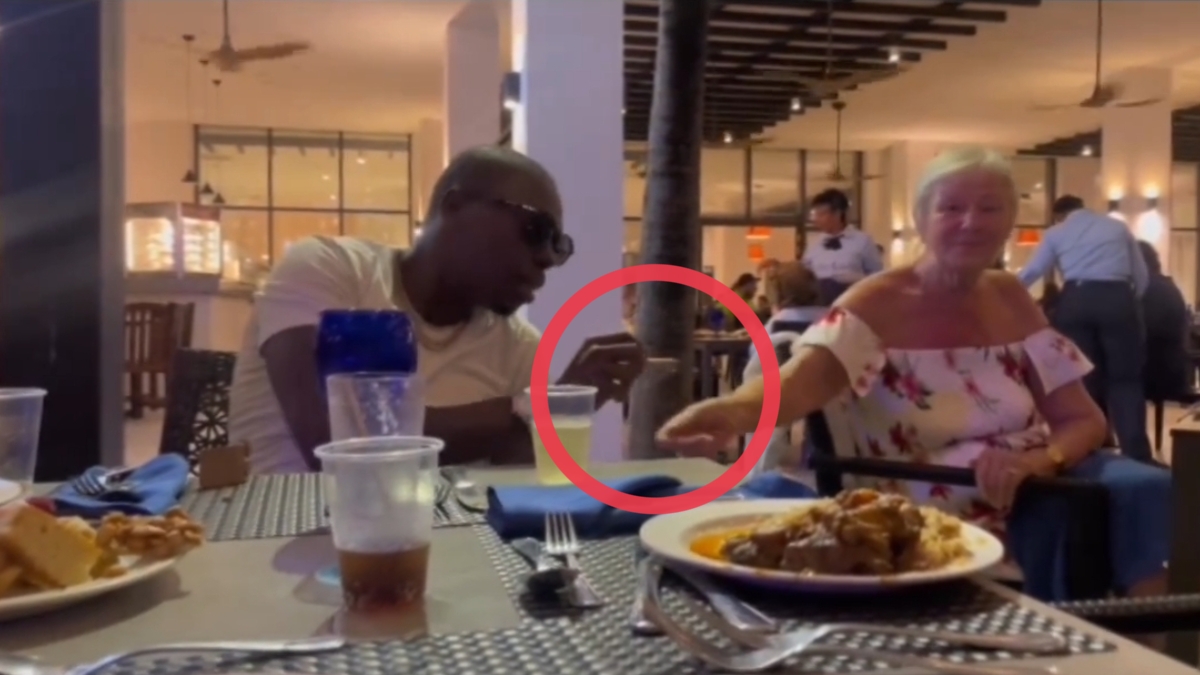 Bobby Shmurda Offers Officers Money, was Caught Smoking Weed in Restaurant with Elderly Lady - Watch Video