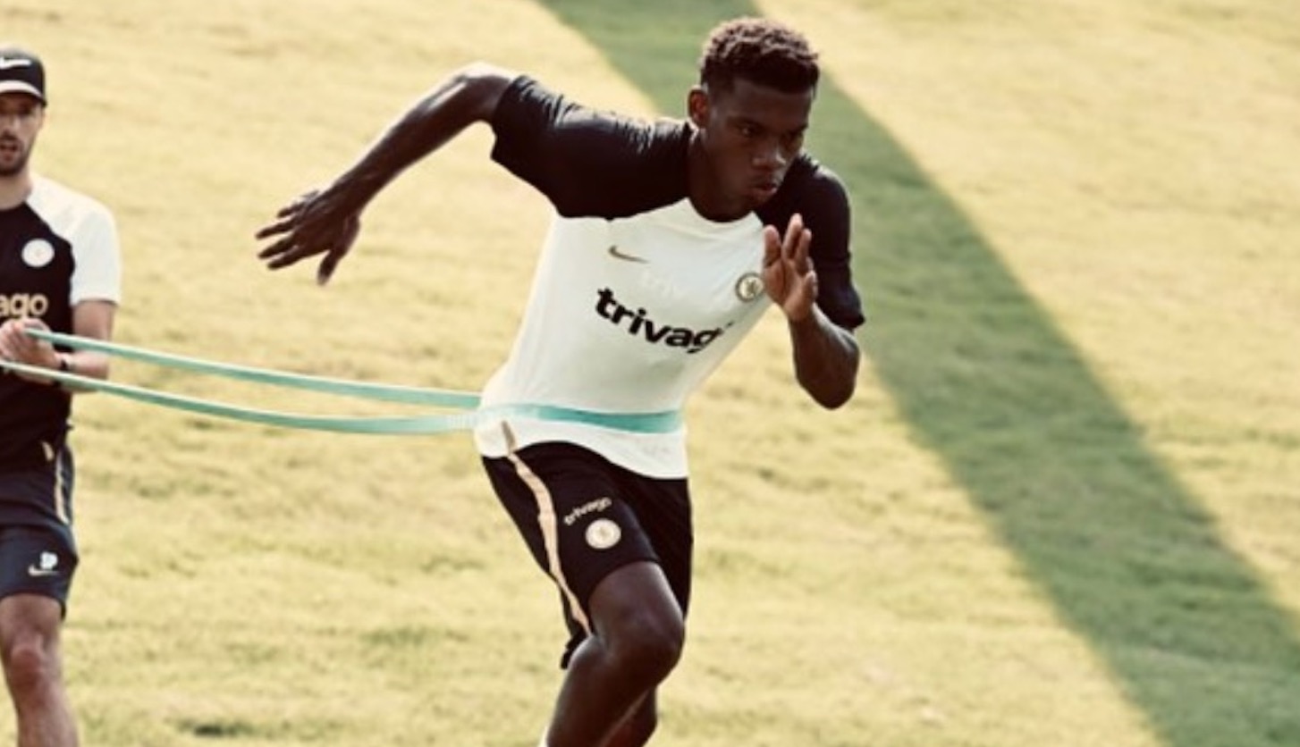 Dujuan 'Whisper' Richards Completes First Training Session in Chelsea Colours - See Photos