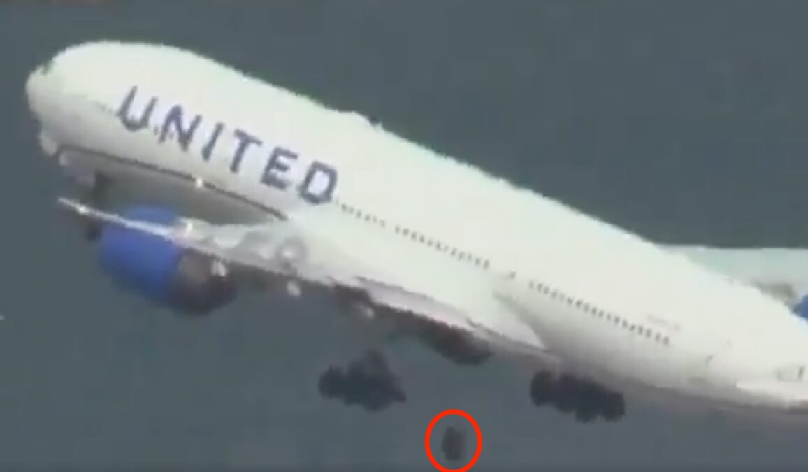 Plane Loses Wheel Right After Takeoff Watch Video Yardhype