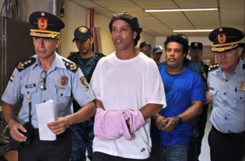 Ronaldinho Jailed because He used Fake Travel Documents