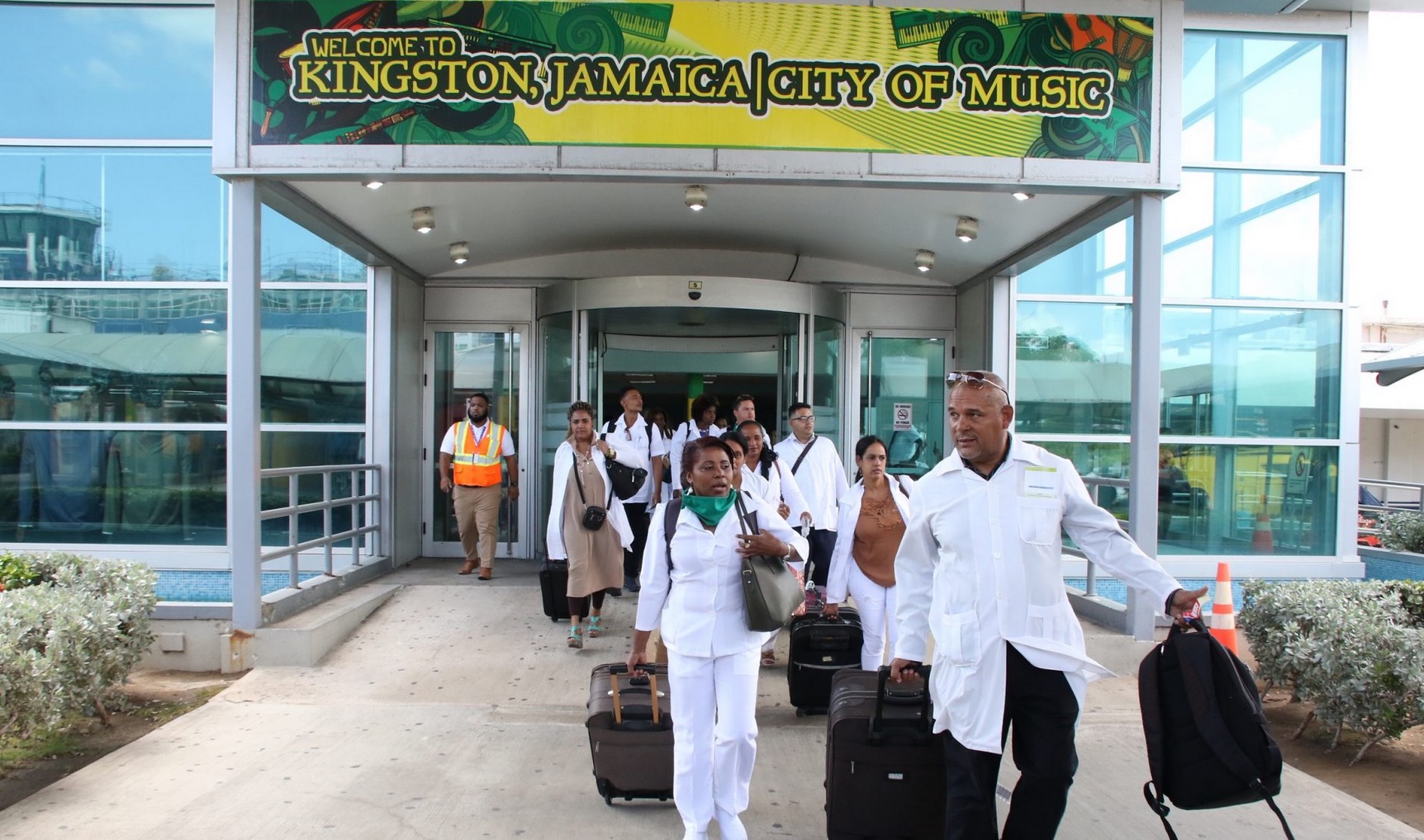 140 medical professionals from Cuba arrived in Jamaica