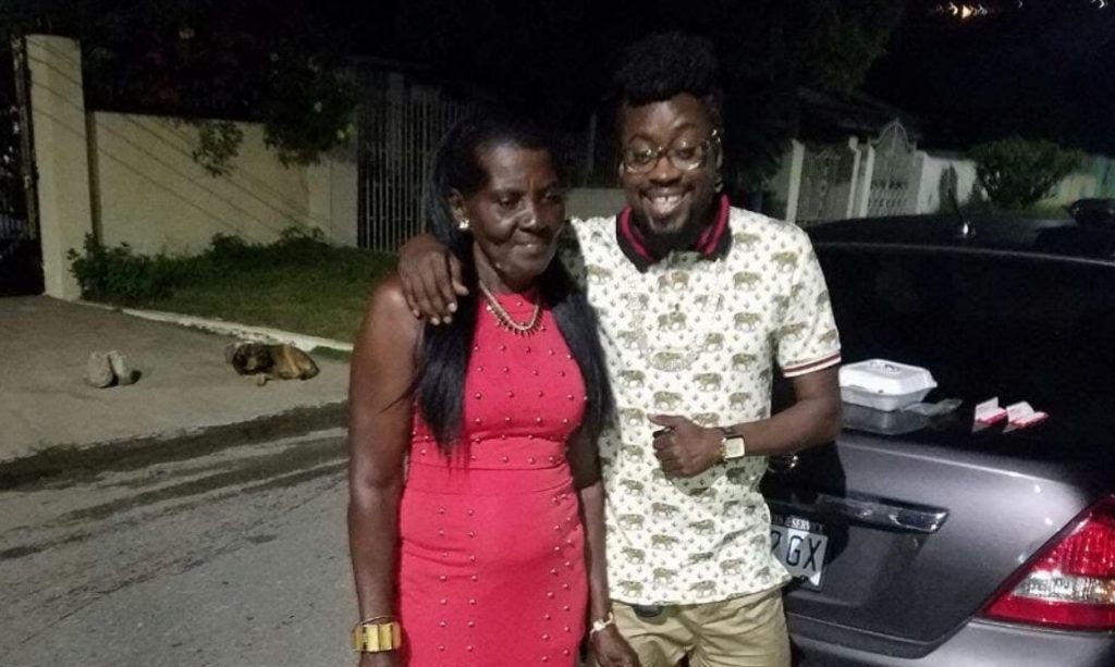Beenie Man Visits His Mother Who is Hospitalized [Video]