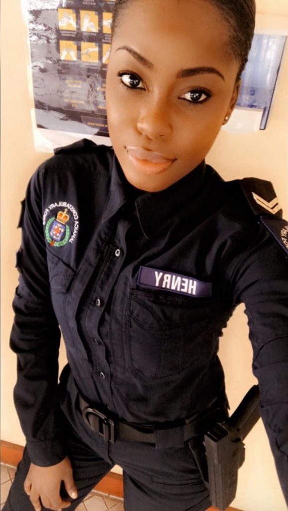 Check Out This Beautiful Female Police Officer Jamaica S Queen Cop Yardhype