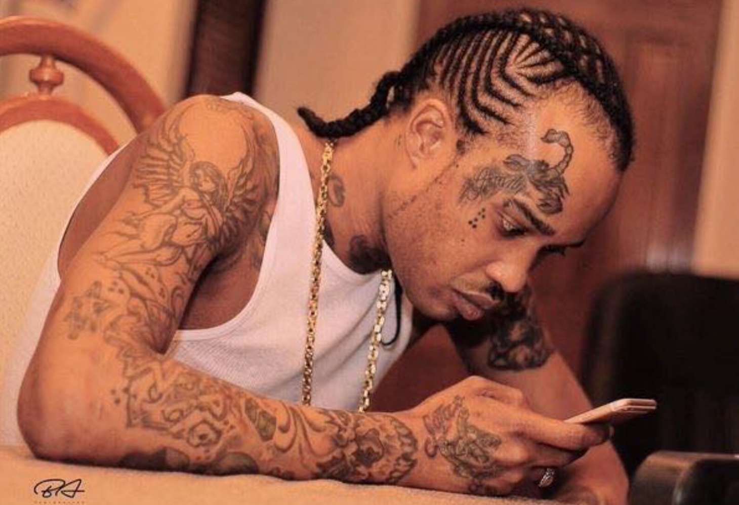 Video Leaked Allegedly With Tommy Lee Getting His Hair Done In Prison -  YARDHYPE
