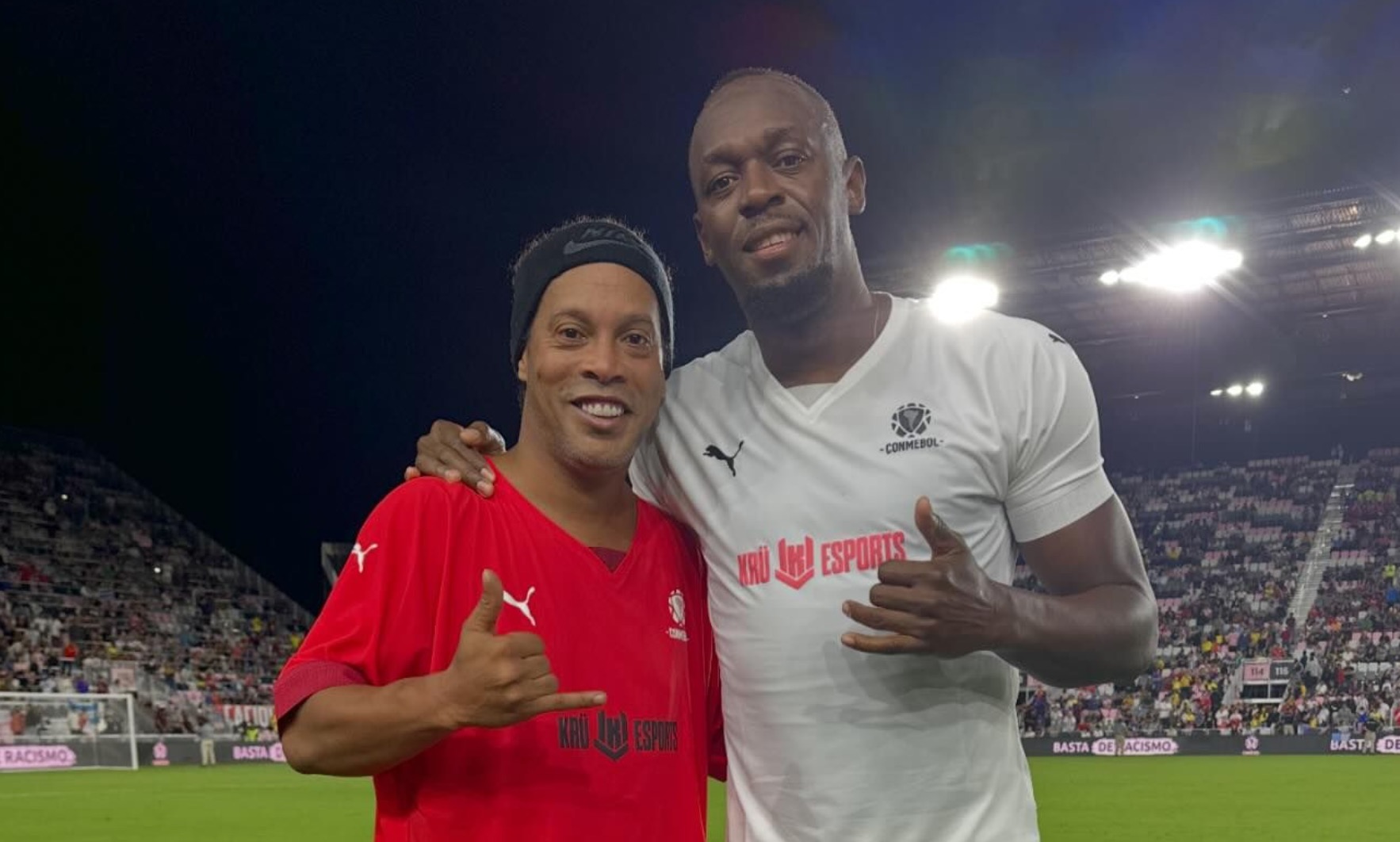 Usain Bolt Links Up With Ronaldinho at the CONMEBOL Legends Match