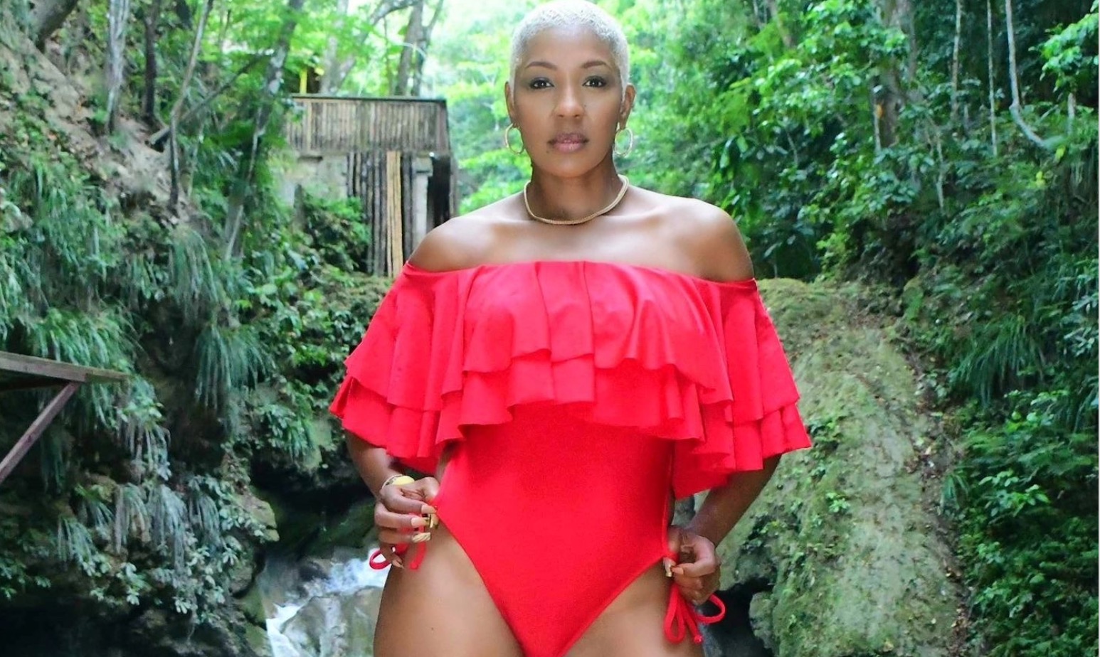 D’Angel ‘a Beauty’ to Behold’ in New Riverside Photos – YARDHYPE