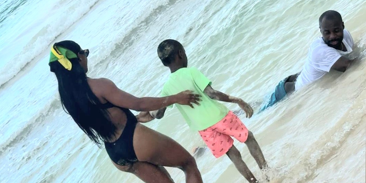 Shelly-Ann Fraser-Pryce Enjoying a Day at the Beach With Family - See Pics, Watch Videos