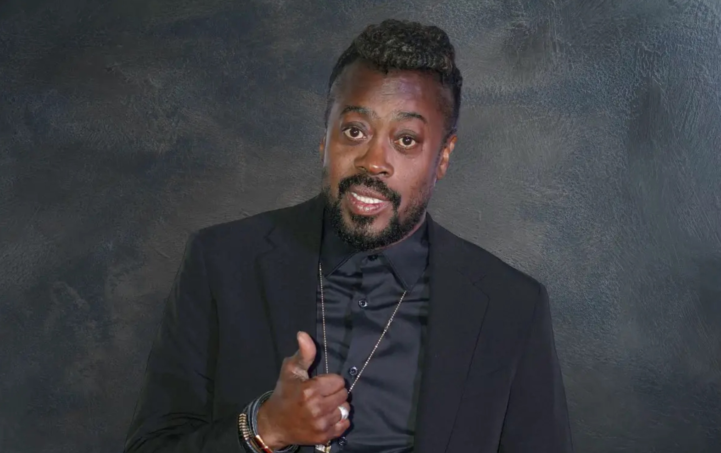 Beenie Man Donates to His Former School,  Pembroke Hall High: 70 Students Assisted