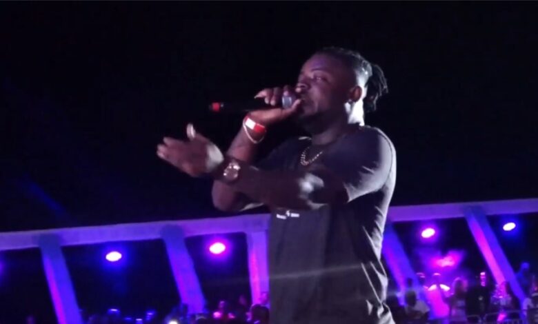 Dancehall Artiste Jquan Stand Off With Bands During Performance in St. Ann: Video