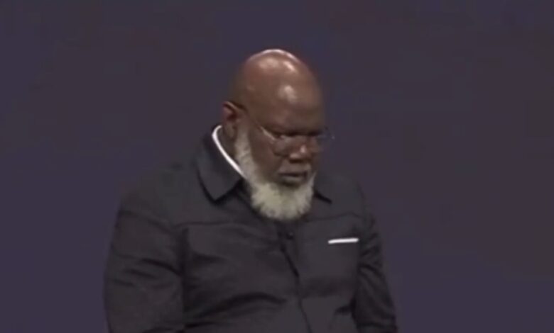 Bishop T.D. Jakes' Medical Emergency During Sunday Sermon Sparks Mixed Reactions